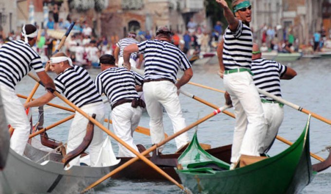 Историческая регата в Венеции (13 фото)