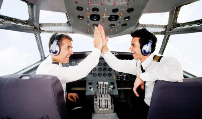 Смешные диалоги между пилотами и диспетчерами (3 фото)