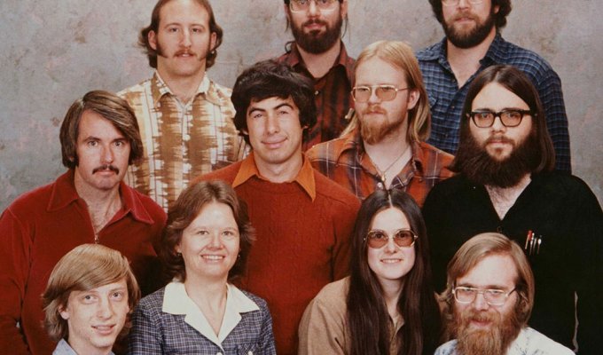 Тогда и сейчас: что стало с первыми сотрудниками Microsoft с фотографии 1978 года (13 фото)