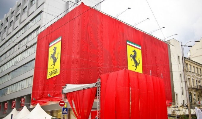 Новый дом Ferrari в Киеве: взгляд изнутри (56 фото)