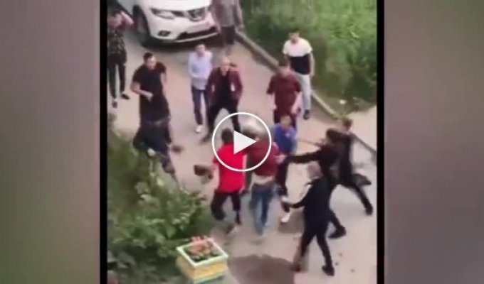 В Басманном районе Москвы мигранты устроили массовую драку
