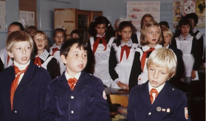 Особенности жизни советского школьника (10 фото)