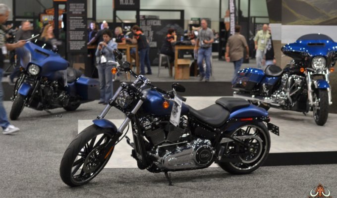 В Лос-Анджелесе представлен 2018 модельный год Harley-Davidson (67 фото)