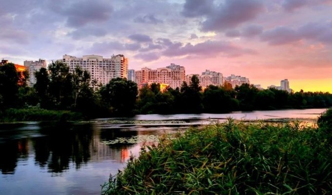 Киевляне в сети показали красоту столичного заката