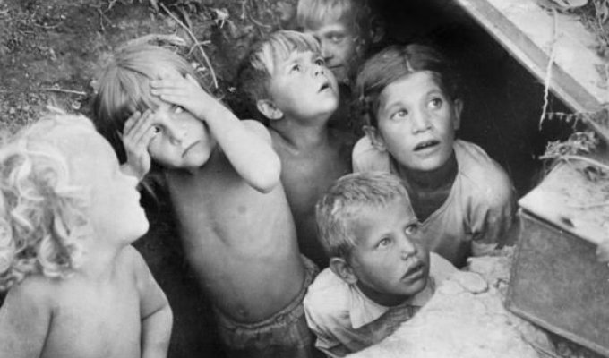 1941 год в черно-белых фотографиях (51 фотография)