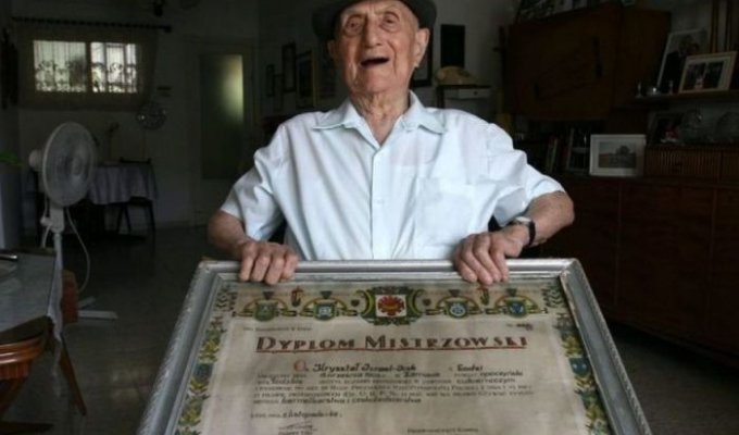 112-летний Исраэль Кристал признан самым старым мужчиной планеты (3 фото)