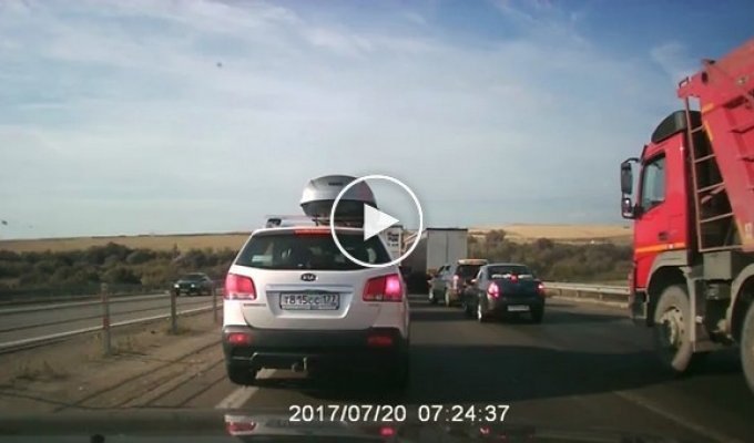 На трассе под Ростовом у фуры отказали тормоза (маты)