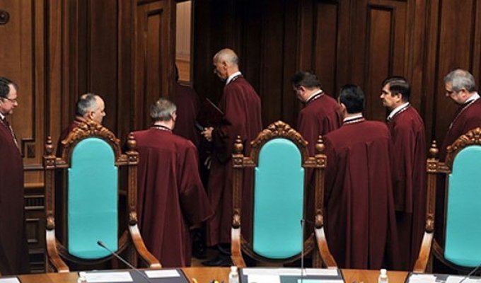 За содержание НЕРАБОТАЩИХ судей РАБОТАЮЩИЕ украинцы заплатили почти 100 млн гривен