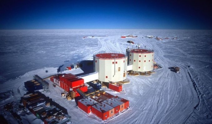 Как живут люди в Антарктиде (8 фото)
