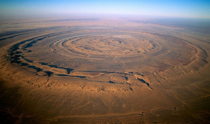 Самый загадочный объект Земли: Глаз Сахары (2 фото)