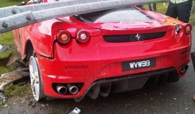 Ferrari F430 разбили на тест-драйве (3 фото)