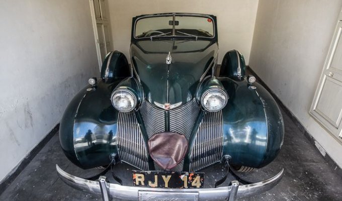 Музей раритетных автомобилей в Удайпуре (Индия) (14 фото)