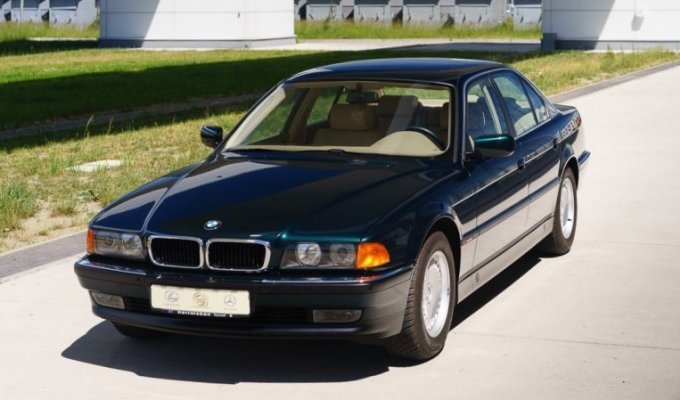 Новенький BMW 740i E38 1997 года продается в Польше (20 фото)