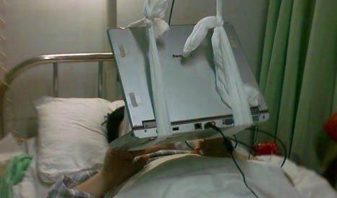  Как пользоваться ноутбуком в больнице (4 фото)