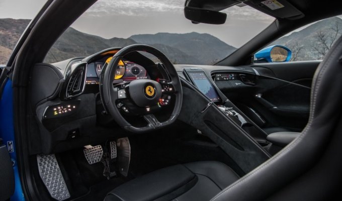 Итальянская Ferrari начала продавать новые автомобили за криптовалюту (7 фото)