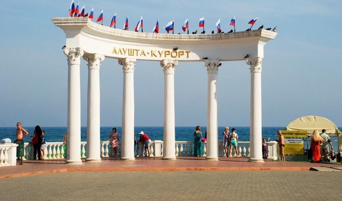 Почему туристы больше не хотят возвращаться в Крым (12 фото)