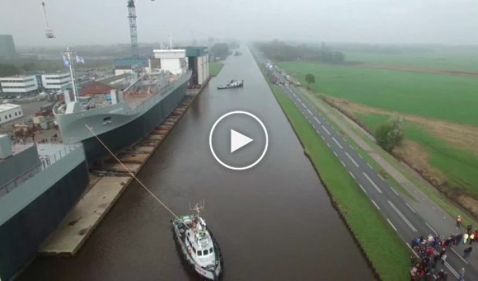 Спуск на воду нового корабля в Нидерландах