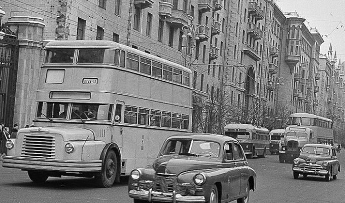 Почему в СССР не прижились двухэтажные автобусы и троллейбусы? (3 фото)