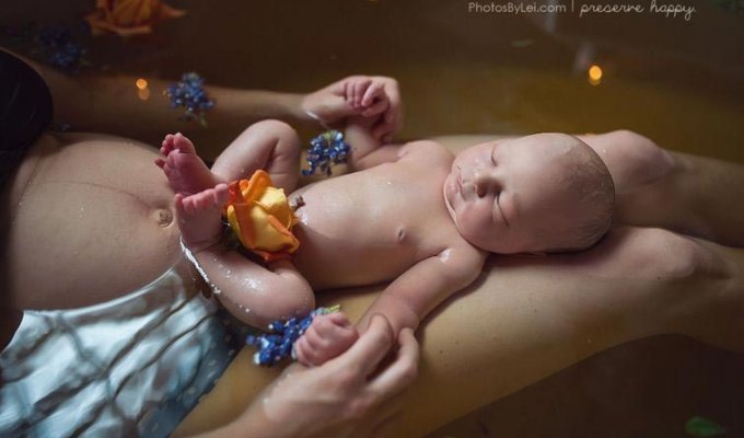 Женщины во время родов и их первые радостные моменты со своими детьми (22 фото)