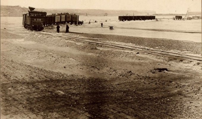 Операция по поднятию паровоза со дна реки Зея, 1911 год (10 фото)