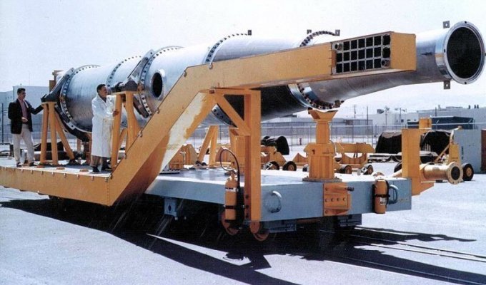 Американская ракета с ядерным двигателем (6 фото)