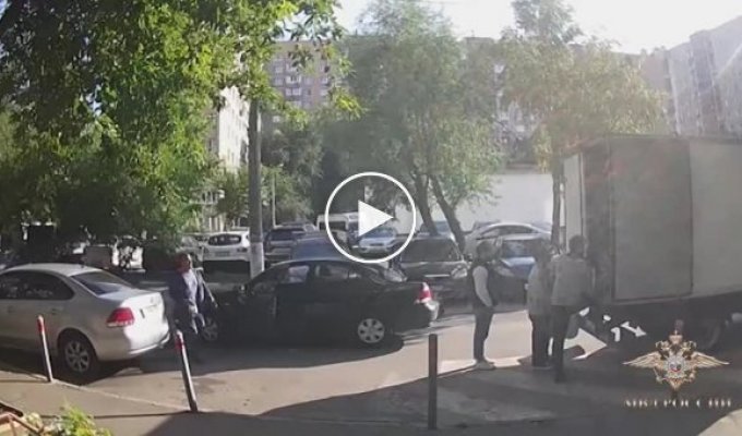Сумасшедший автоугонщик из Москвы и драка с полицейскими
