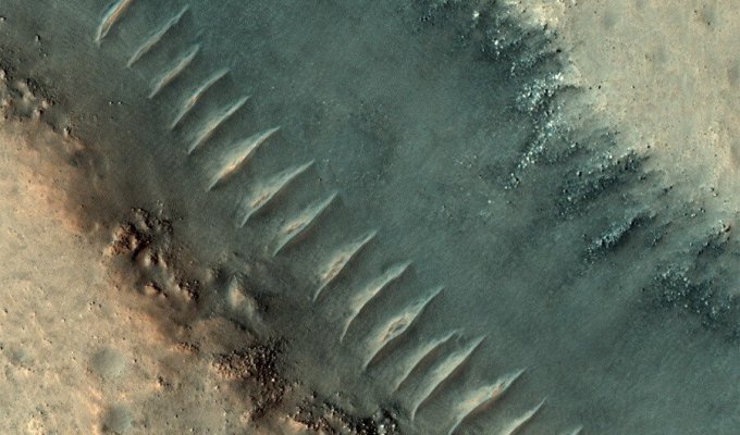 Трубы на Марсе, именуемые "стеклянными червями" (9 фото)
