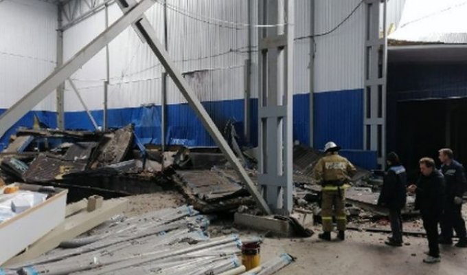 В Орловской области произошел взрыв газа на одном из предприятий — есть погибшие (2 фото)