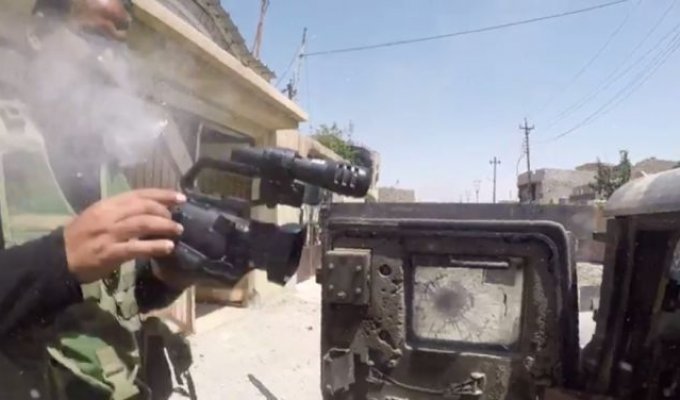 Экшн-камера спасла жизнь иракскому оператору Аммару Алваели (3 фото)