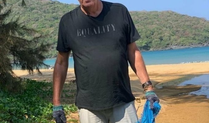 Джереми Кларксон помог с уборкой мусора на пляже во Вьетнаме (3 фото)