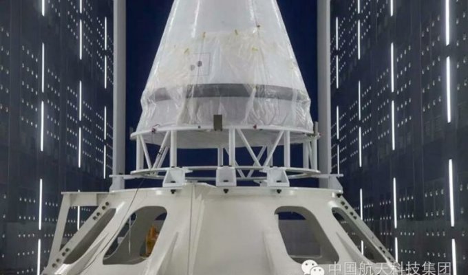 Китай запускает в космос многоразовый пилотируемый корабль нового поколения (4 фото + 1 видео)