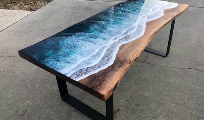 Талантливые мастера создали стол, "омываемый" невероятно реалистичными волнами (16 фото)