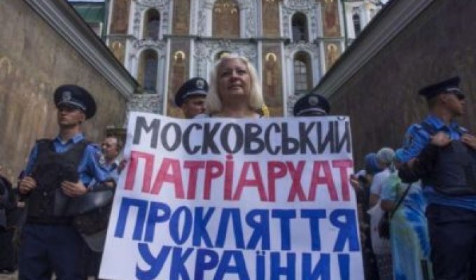 Соцопрос: верующих Киевского патриархата в Украине втрое больше, чем Московского