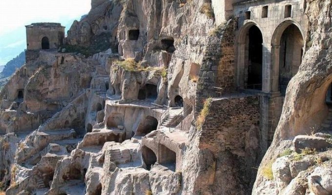 Вардзиа - пещерный монастырь (21 фотография)