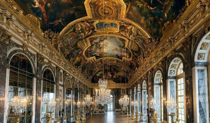 Версаль — великолепный дворец, в котором не было ни одного туалета (11 фото)