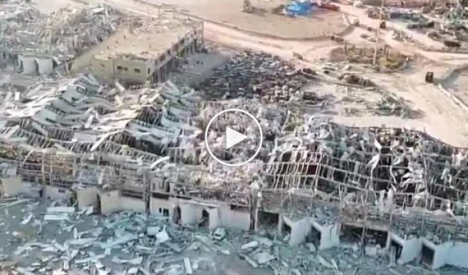На кадрах с дрона видны масштабы ущерба после взрыва в Бейруте