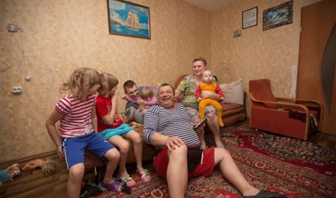 Как преследуют многодетного отца, разоблачившего мэра Смоленска (6 фото)