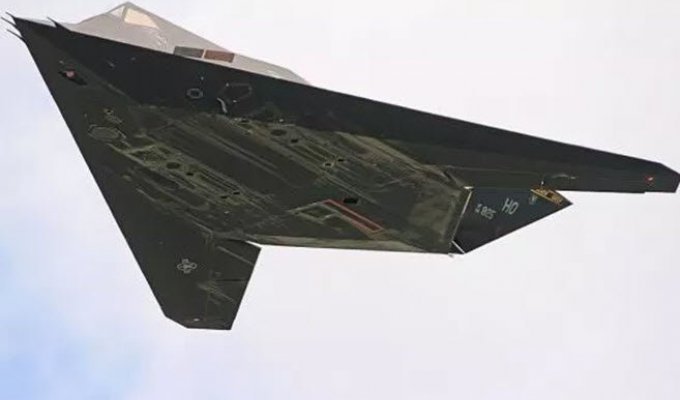 Самолет, которого невидно - 8 удивительных фактов о бомбардировщике F-117 «Стелс» (11 фото)
