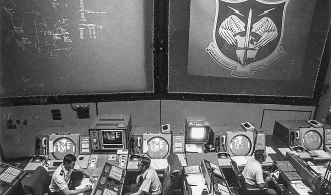 Cбой компьютера, сообщившего о советском ядерном нападении (1 фото)