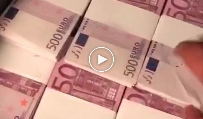 Арабские мошенники рассчитались поддельными евро за биткоины