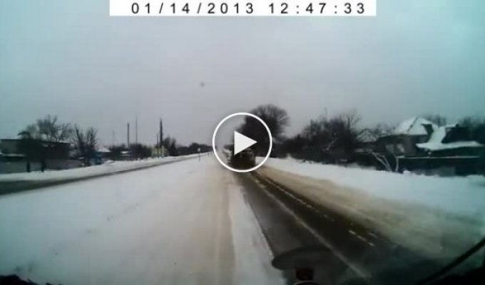 Авария маршрутки с пассажирами в Луганске