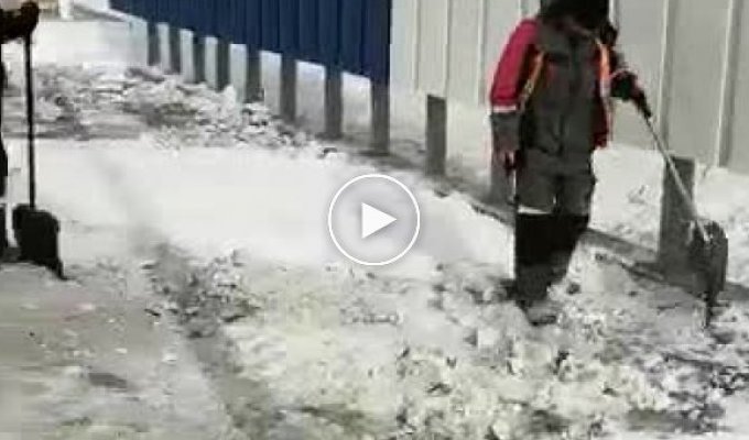Благоустройство Южно-Сахалинска при помощи чистого снега