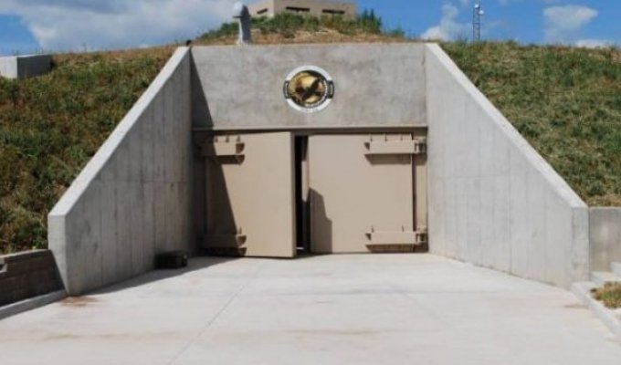 В Канзасе ракетную шахту переделали под бункер для миллионеров (7 фото)
