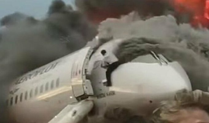 Переговоры пилотов Superjet 100 с «Шереметьево» перед трагедией (1 фото)