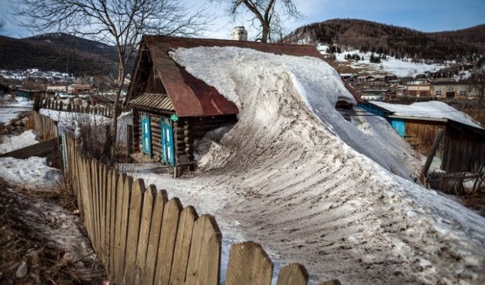 Суровая жизнь в поселке "Коммунар" (24 фото)