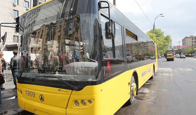 1 октября изменят работу некоторые троллейбусы и автобусы
