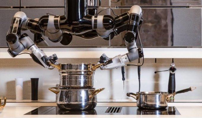 Британская компания разработала кухню-робота за $333 тысячи (3 фото + 1 видео)