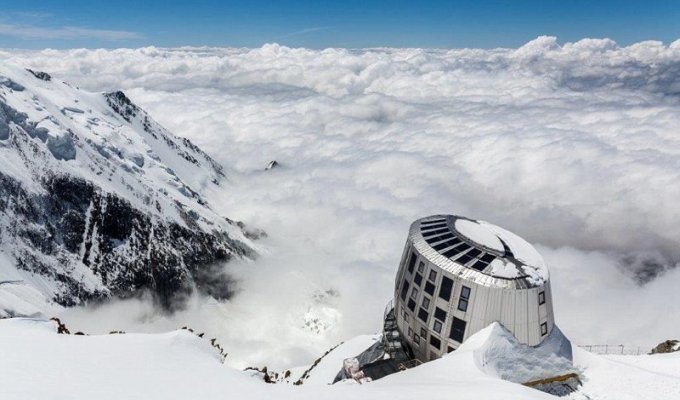 Приют Гутэ: одна из самых известных альпинистских хижин в мире (11 фото + 2 видео)