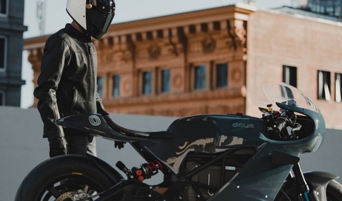 Deus x Zero — переделанный электрический спортивный мотоцикл Zero SR/S (11 фото + 1 видео)