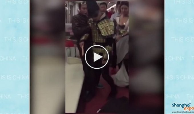 Как в китайском метро борятся с гопниками